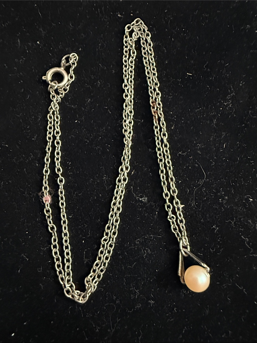Classic Silver Pearl Pendant Necklace in Cream